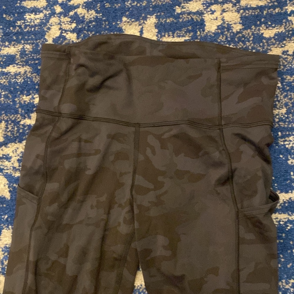 Lululemon Invigorate Everlux HR Tight legging Black Camo Deep Coal - Picture 7 of 10